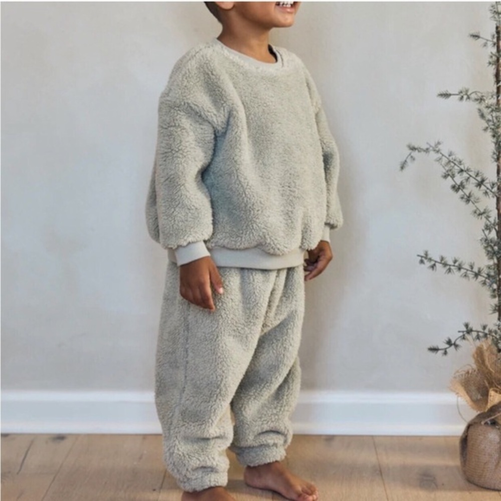 Rylee + Cru Soft Gray Sherpa Joggers